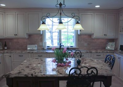 Full Traditional Kitchen